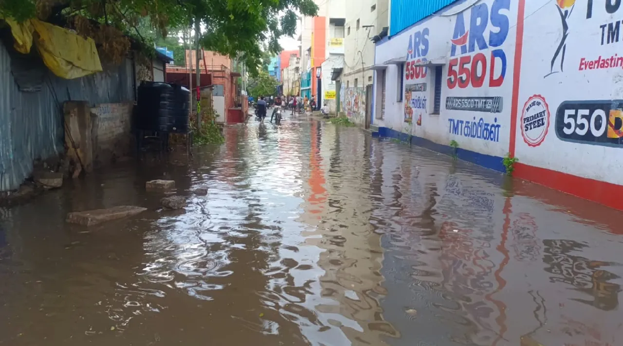 Madurai Heavy Rain uproots trees electric poles in city Tamil News 