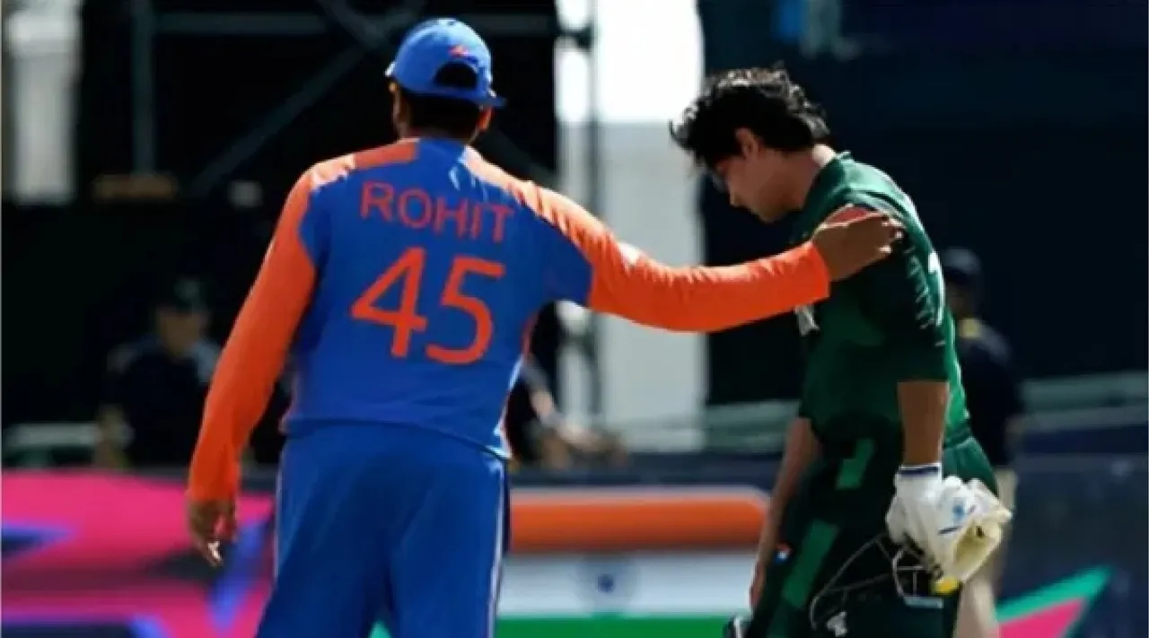 Rohit Sharma consoles heartbroken Naseem Shah after Indias thrilling win over Pakistan video Tamil News 
