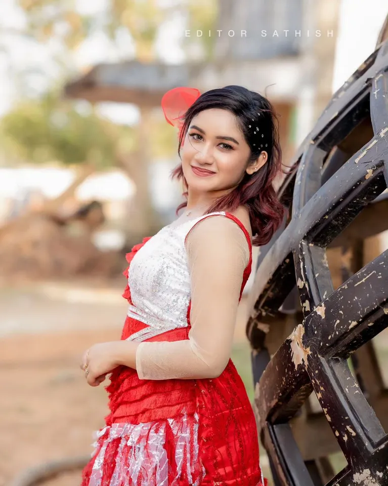 Raveena Dhaha Photos