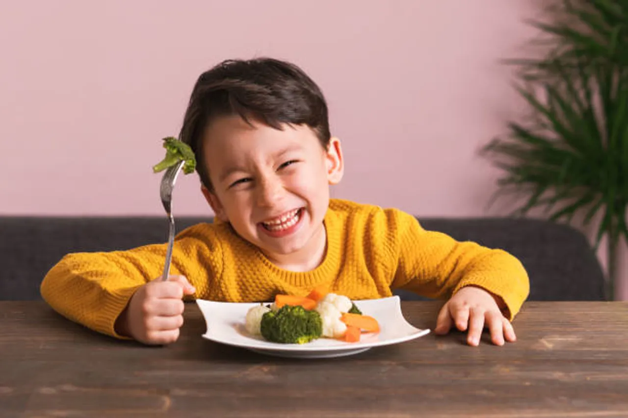 children eating