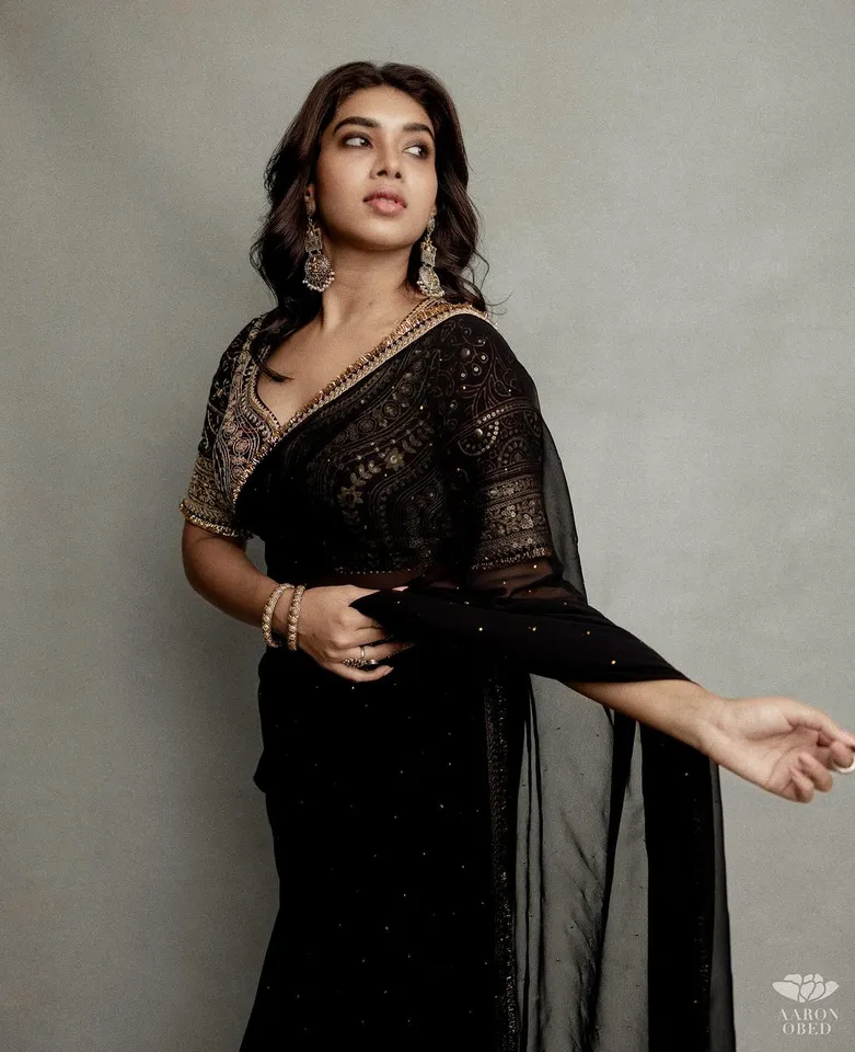 Dushara Vijayan instagram 