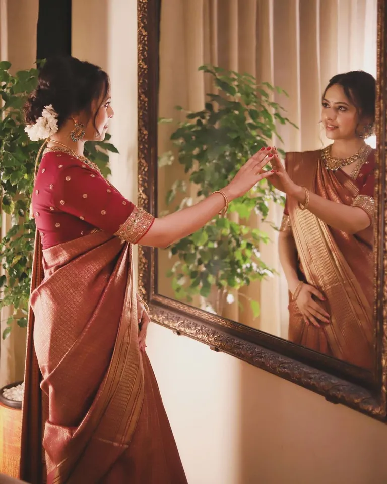 Sridivya 