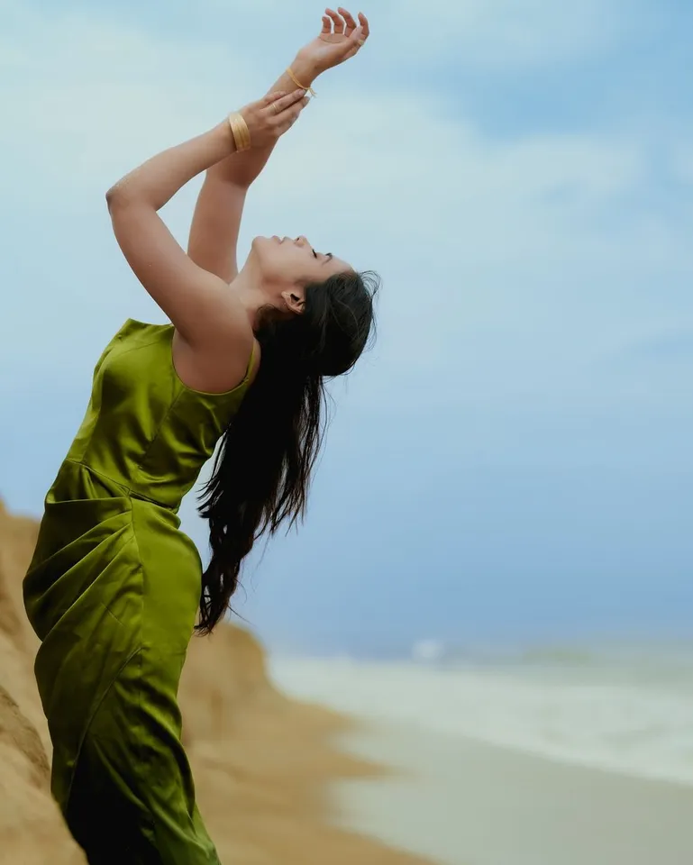 Tharshika tha
