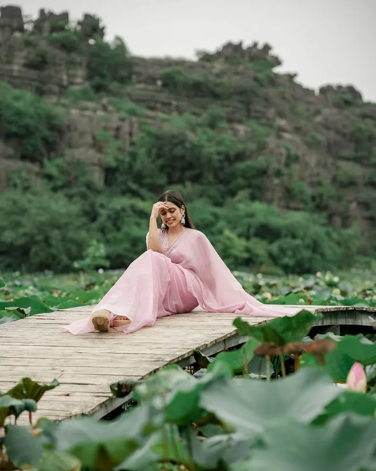 Tharshika tha