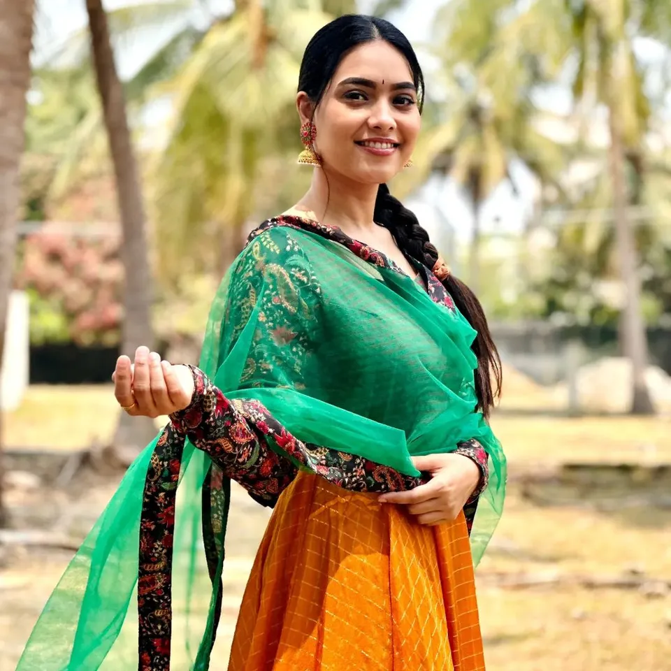 Pavithra janani instagram 