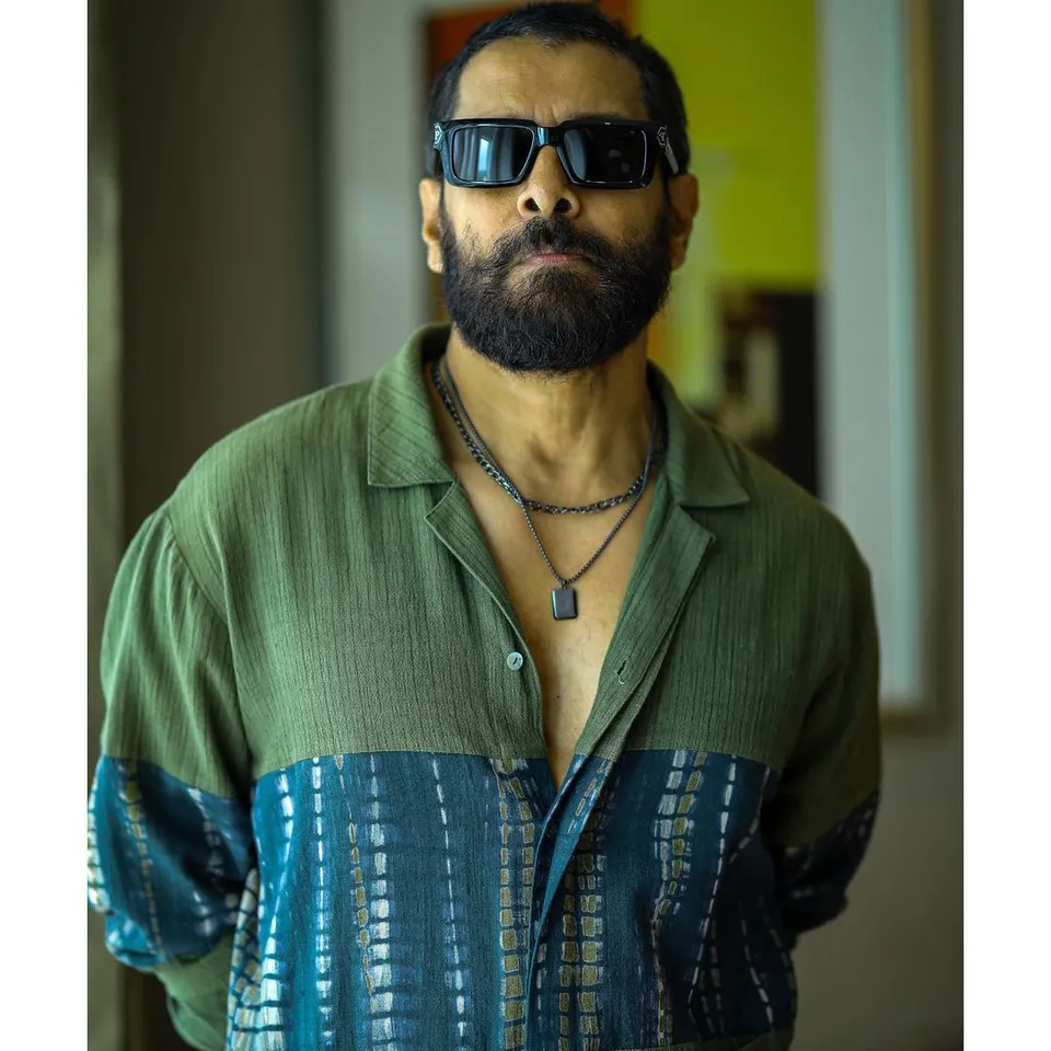 ஸ்டைலிஷ் லுக்கில் அசத்தும் தங்கலான் ஹீரோ: ப்ரமோஷனுக்கு ரெடி ஆகிட்டாரோ!