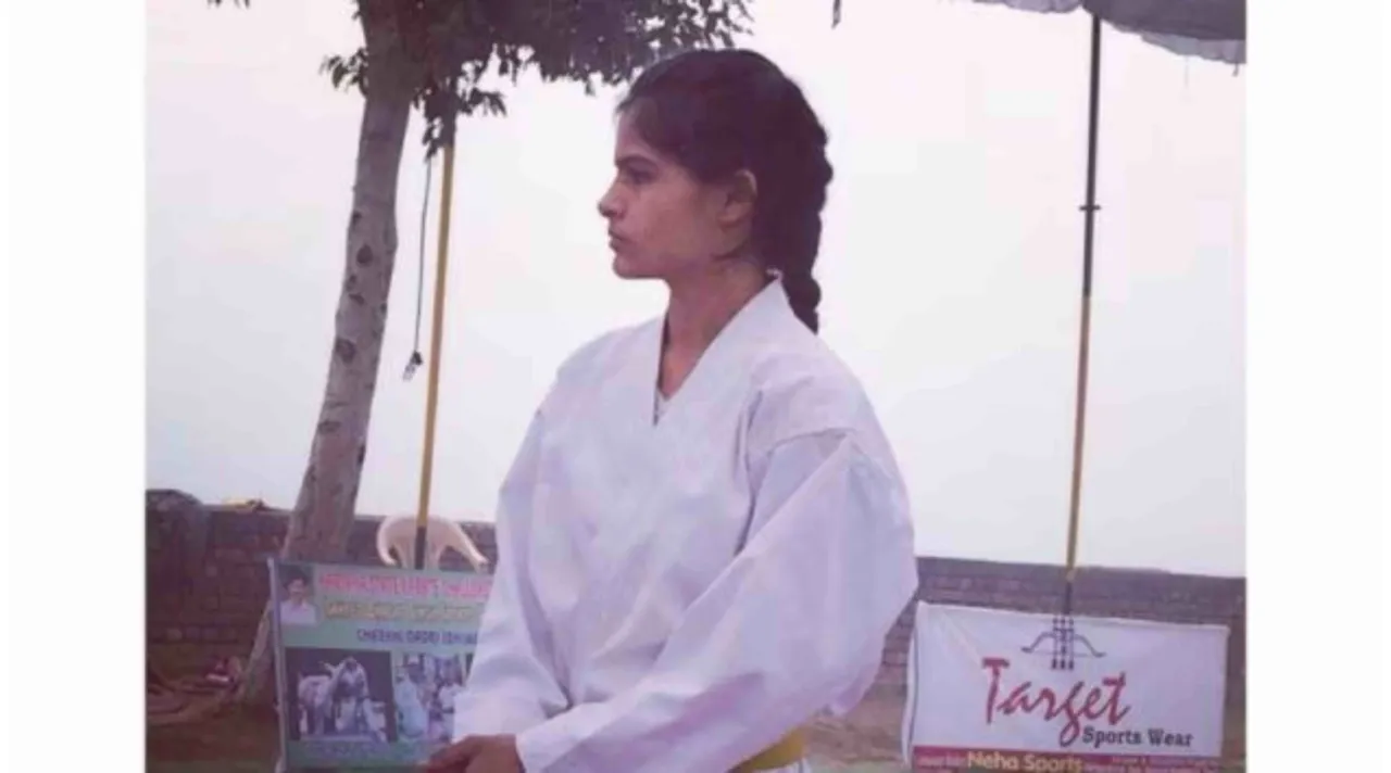Manu Bhaker Paris 2024 medallist childhood pics Tamil News 