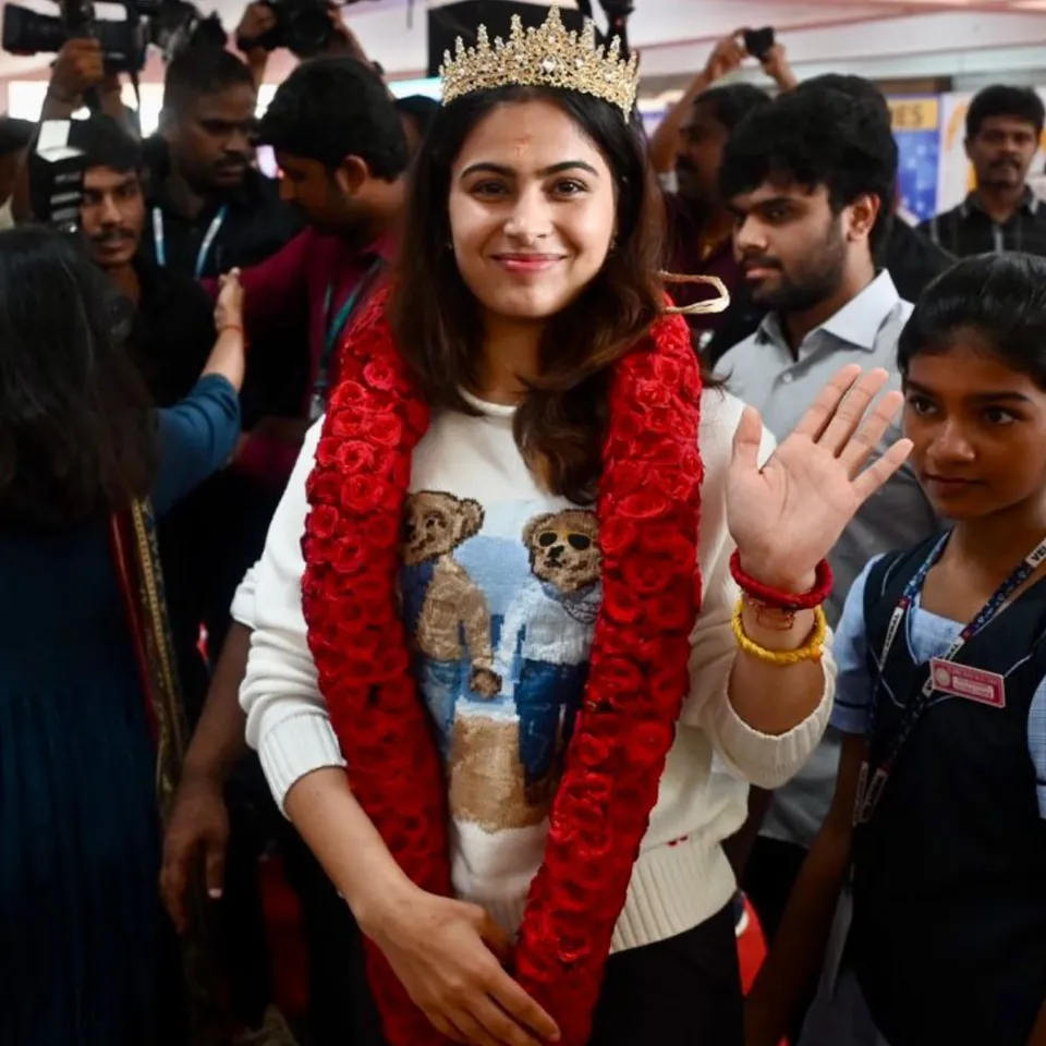 Manu Bhaker Olympic medal winner talks about actor Vijay darling Tamil News 