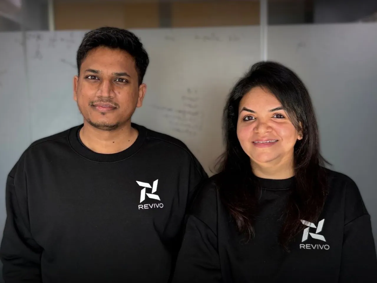 (L-R) Vikas Agarwal and Khushboo Gupta