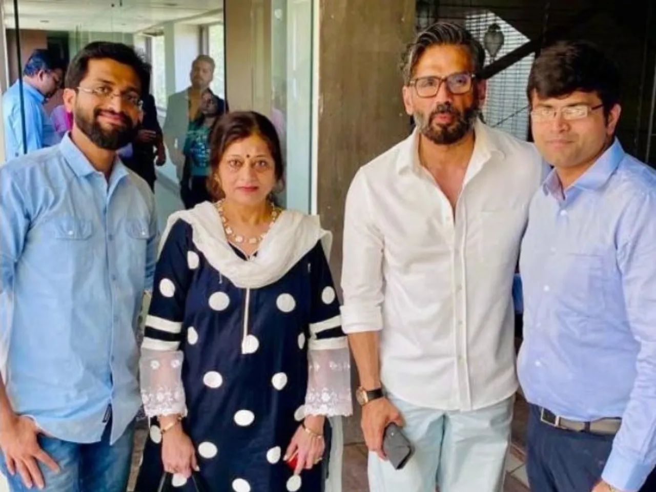 suniel shetty invests in klassroom edutech