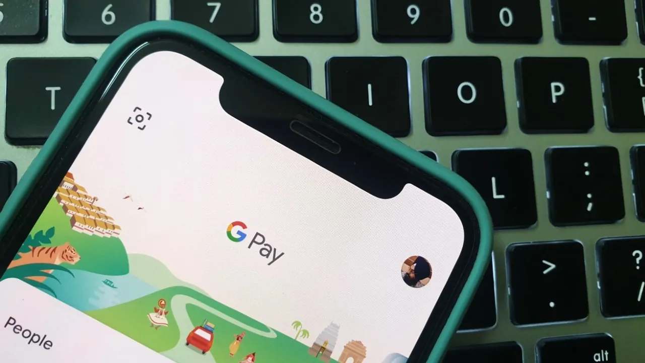 SC On Action, Issues Notices To WhatsApp, Google, Amazon Over Data Privacy On UPI Platforms