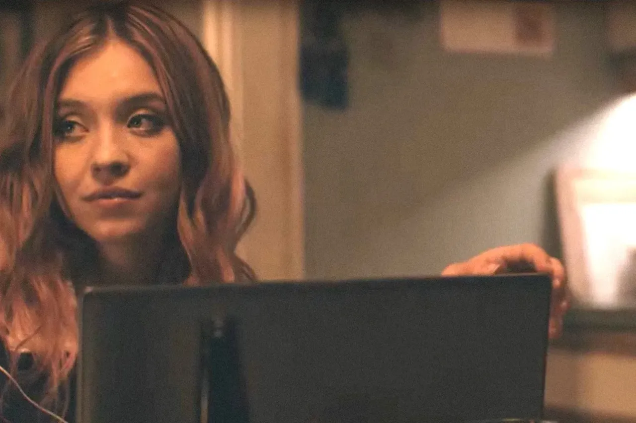 sydney-sweeney-as-holly