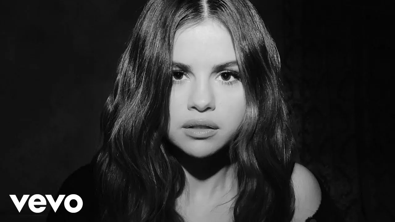 Selena Celebrates Her First Billboard Hot 100 No.1!