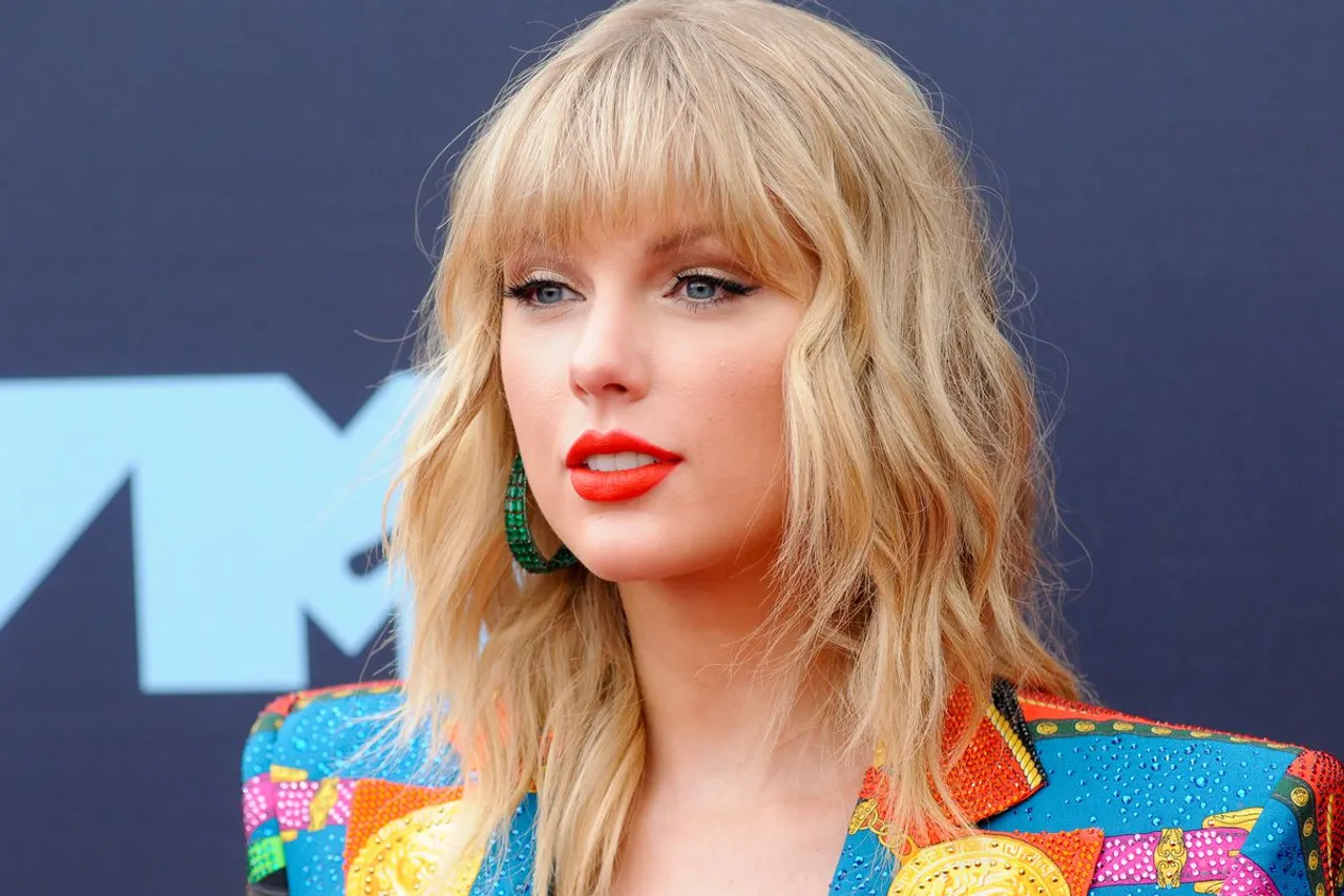 #ISTANDWITHTAYLOR