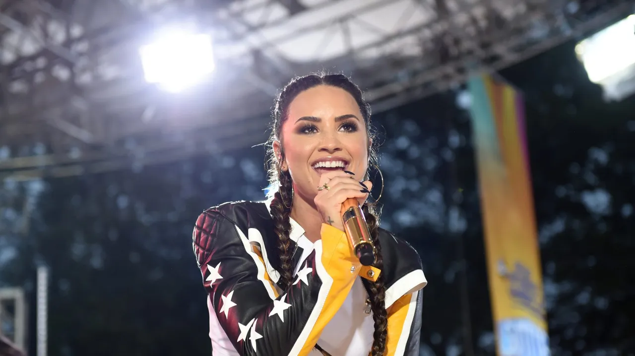 Demi Can Do It Anywhere