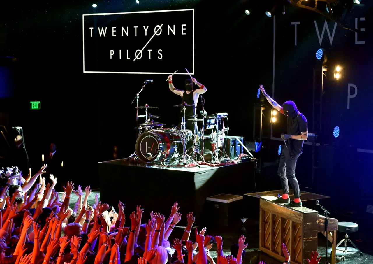 Twenty One Pilots Claim Their Rightful Spot on the Charts!