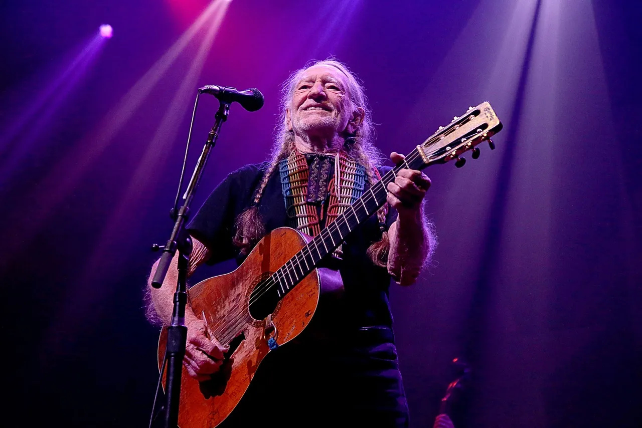 10 Things You Never Knew About Willie Nelson...