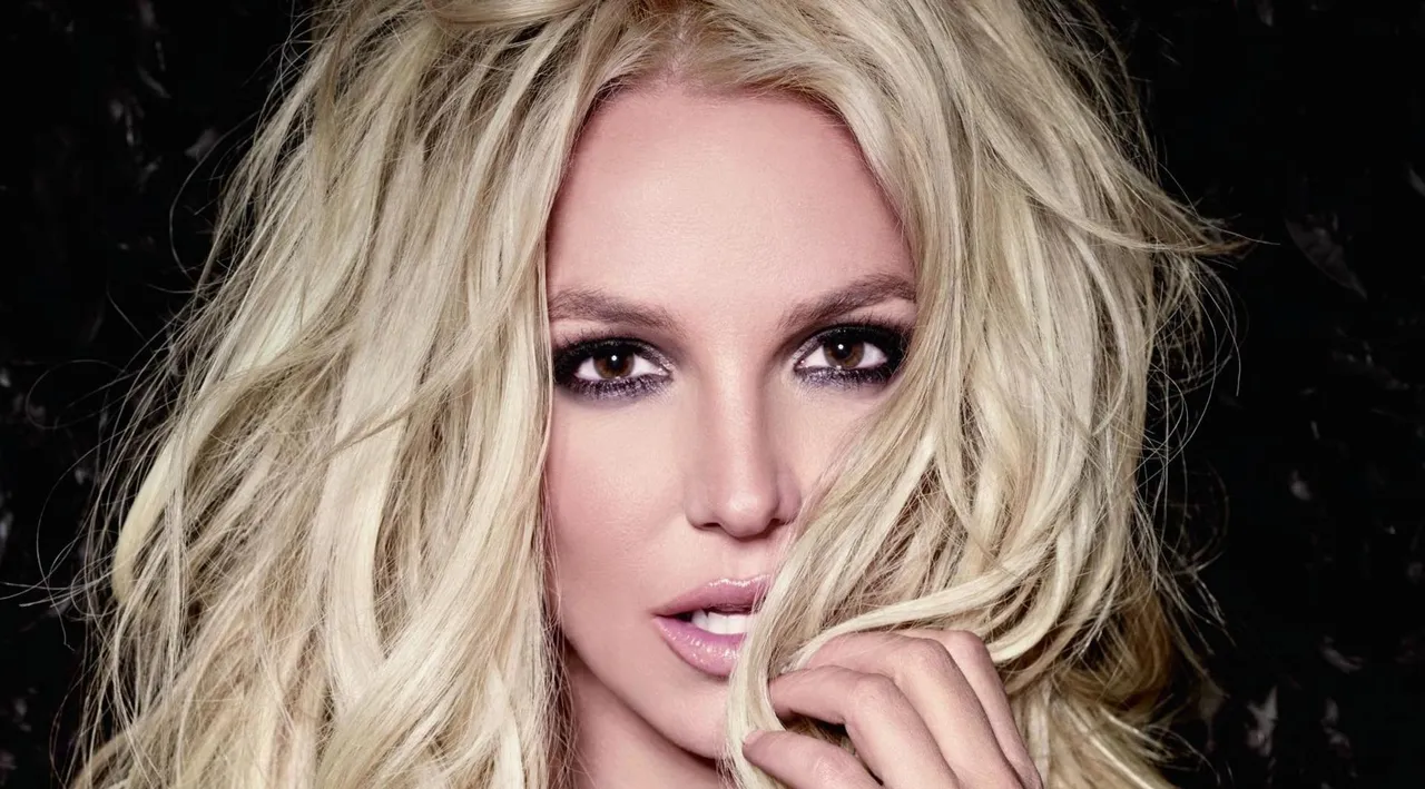 Britney Endorses To stay Home , in Her Style