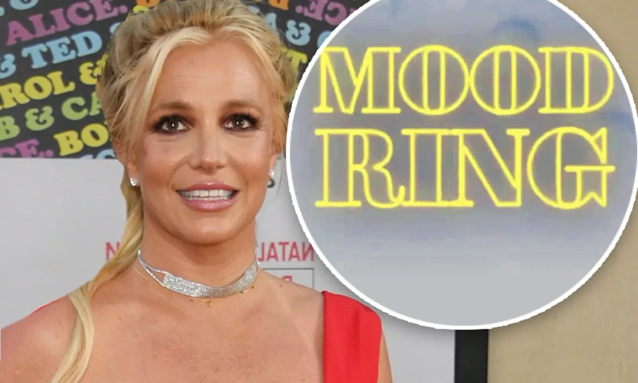 britney spears mood ring