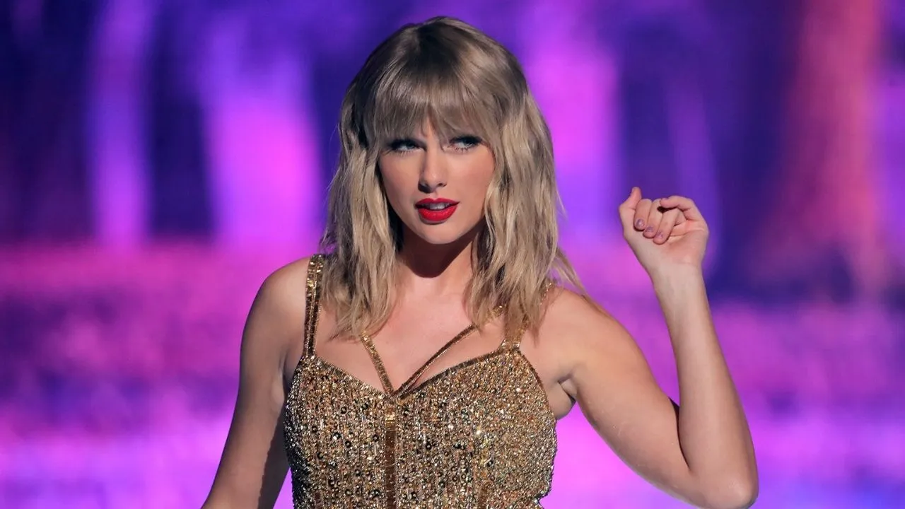 Taylor Swift Will Perform At Academy Country Music Awards