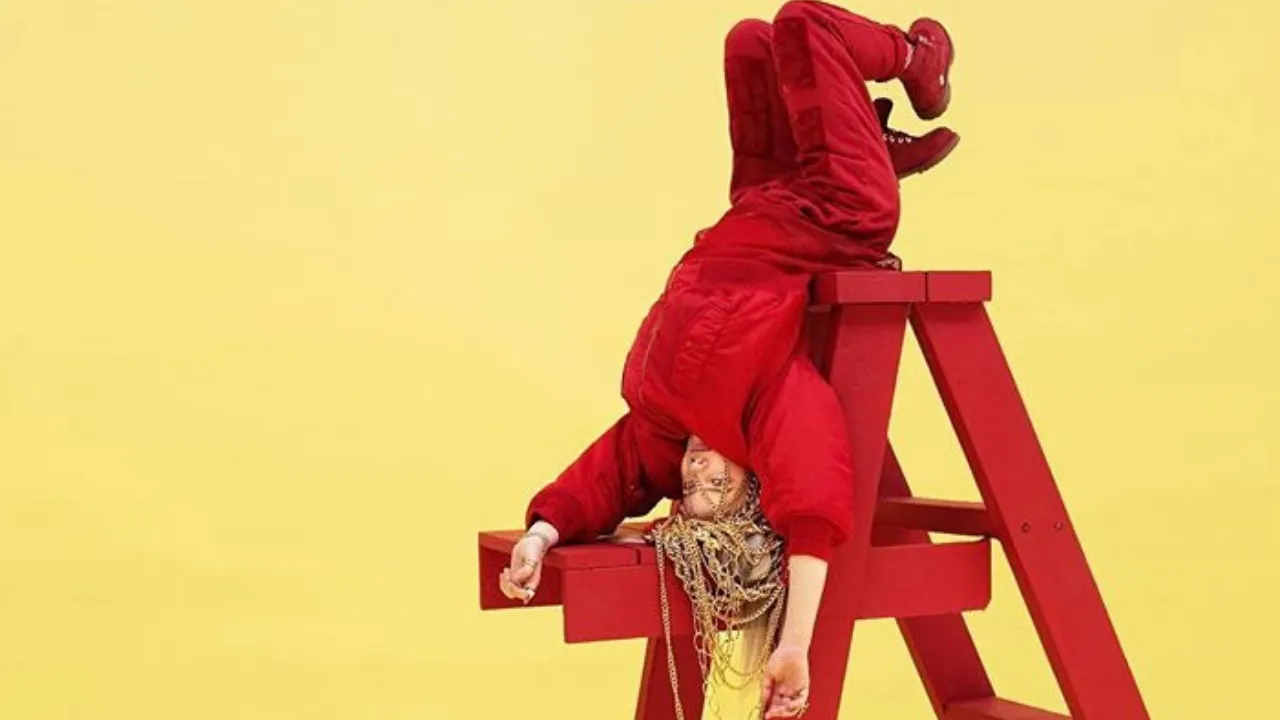 Billie Eilish Will Not Discuss Her Love Life in Public, Deal With It