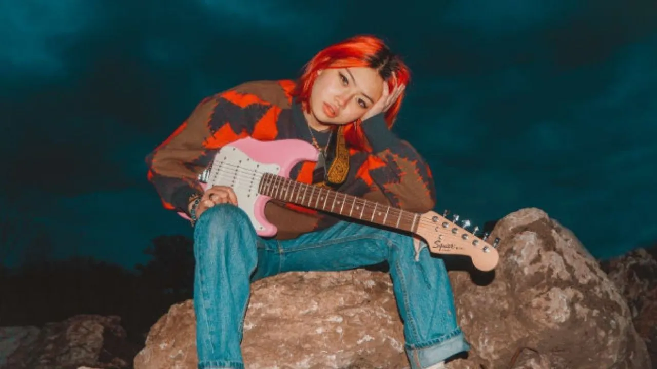 "Fake It Flowers" By Beabadoobee: Review