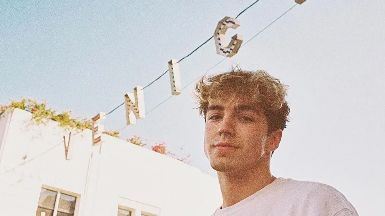 Surf Mesa scores No. 1 with ily ft. Emilee