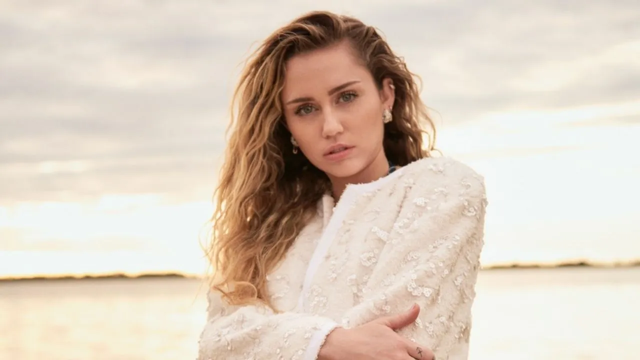 Miley Cyrus Is All About The Plastic Hearts