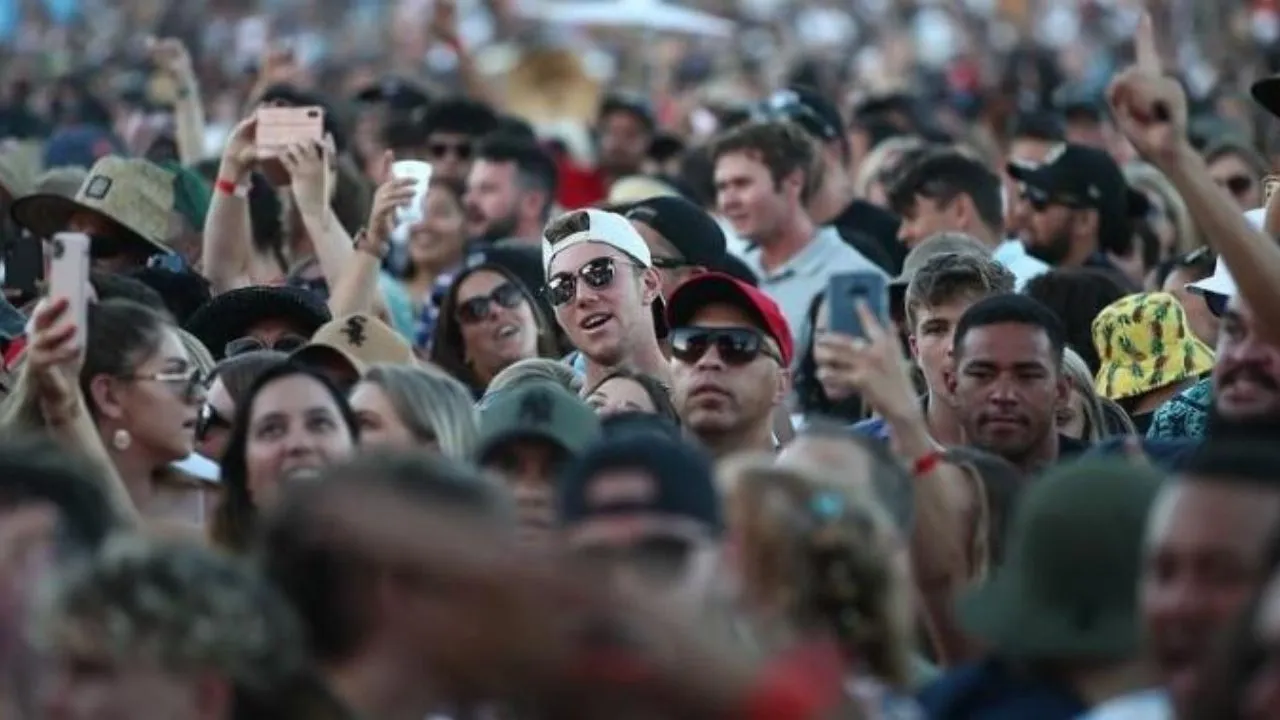 Six60 Performs For 20,000 People In New Zealand