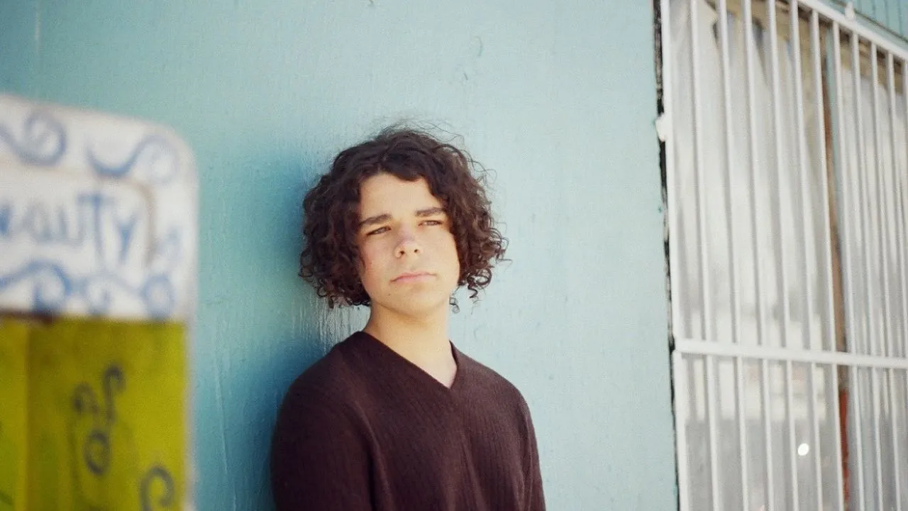 Charlie Hickey & Phoebe Bridgers Is In ‘Ten Feet Tall’