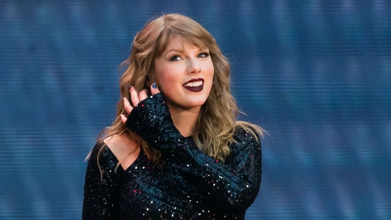 Taylor Swift Fan Parodies A ‘Folklovermore’ Tour