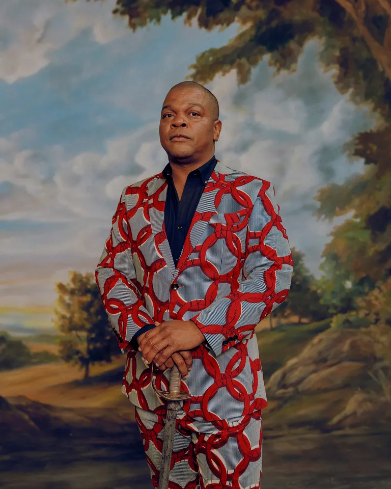 KEHINDE WILEY ADORNS MTV MOONPERSON TROPHY WITH FLOWERS AND VINES