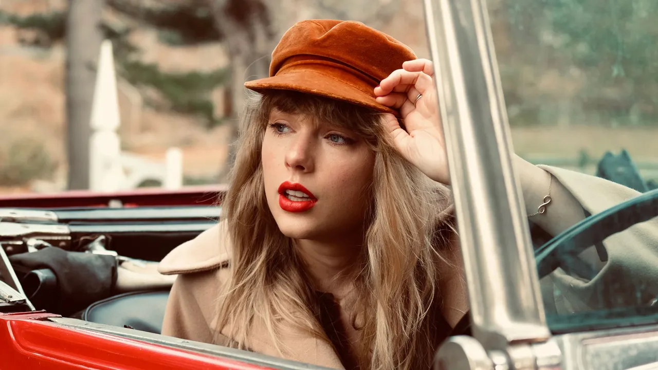 Taylor Swift’s Re-Recorded Version of ‘Red’ is Out Now