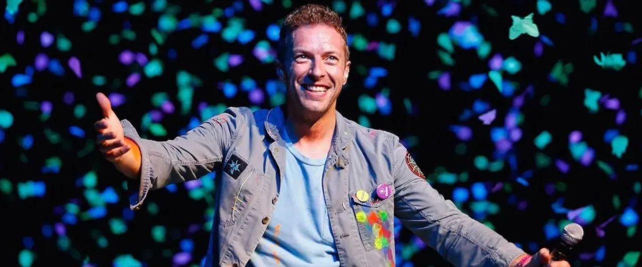 Chris Martin Performs a Duet With a One-Handed Pianist, Praising Her Original as "One of The Best Songs Ever Written”