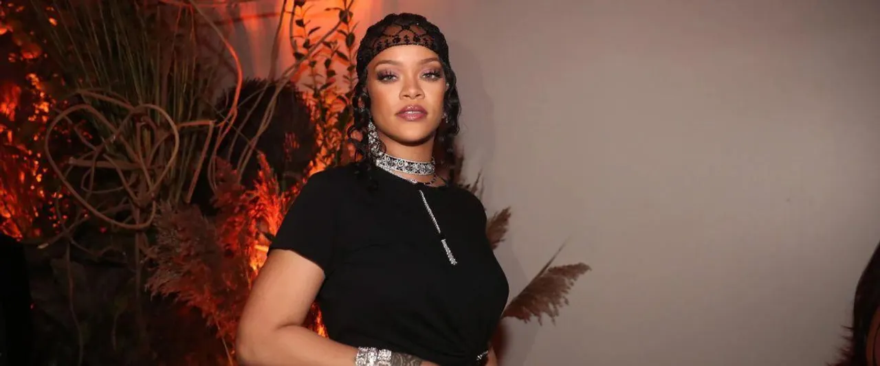 Times When Rihanna Slayed a Mini Skirt Like an Absolute Baddie