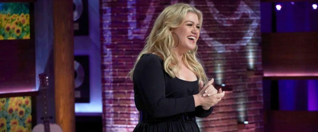 Kelly Clarkson And Dwayne 'The Rock' Johnson Performed a Duet in Honor of Loretta Lynn