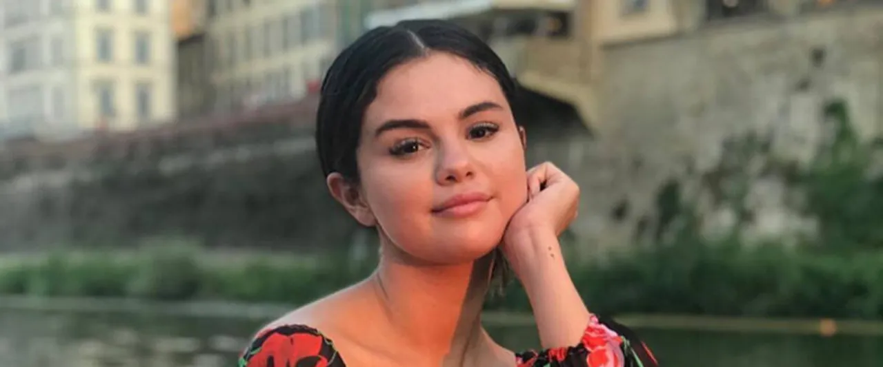 BLACKPINK And Selena Gomez Seen Chillin' in New Photos Taken Together