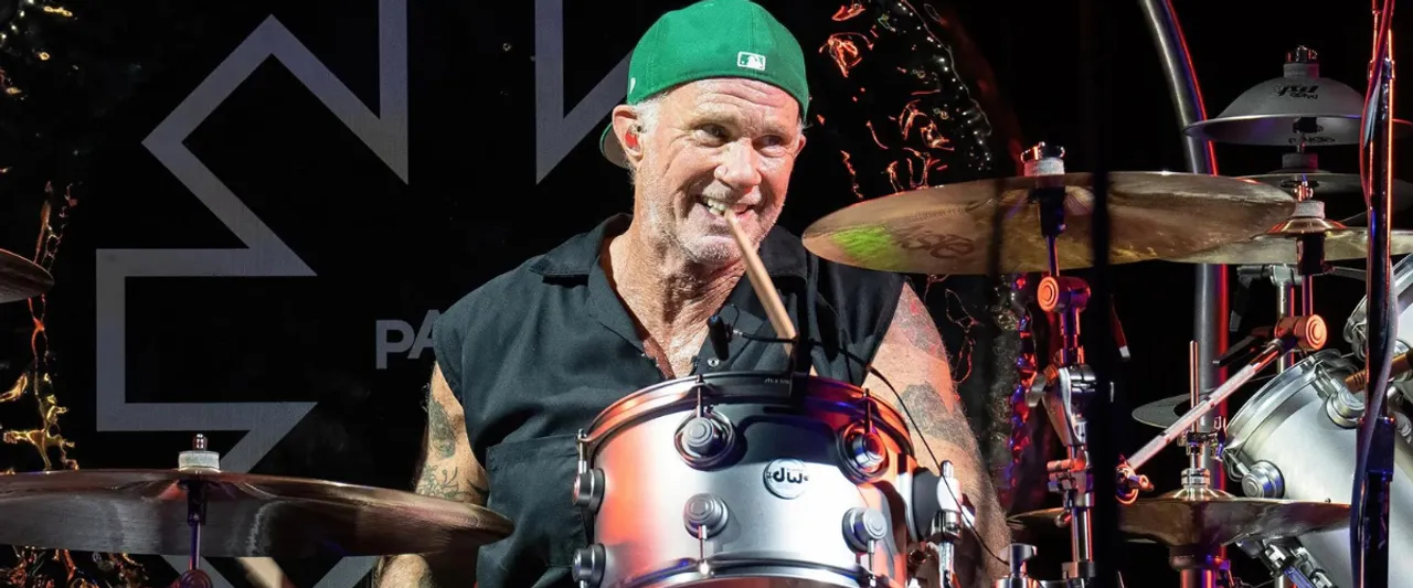 Red Hot Chili Peppers' Chad Smith Performs at a Surprise Australian Pub Set