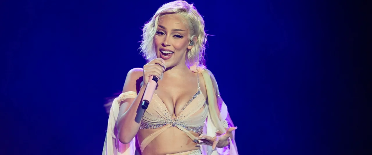 Doja Cat Sang a Rendition of Beyoncé’s ‘Drunk in Love’ While Playing ‘PowerWash Simulator’