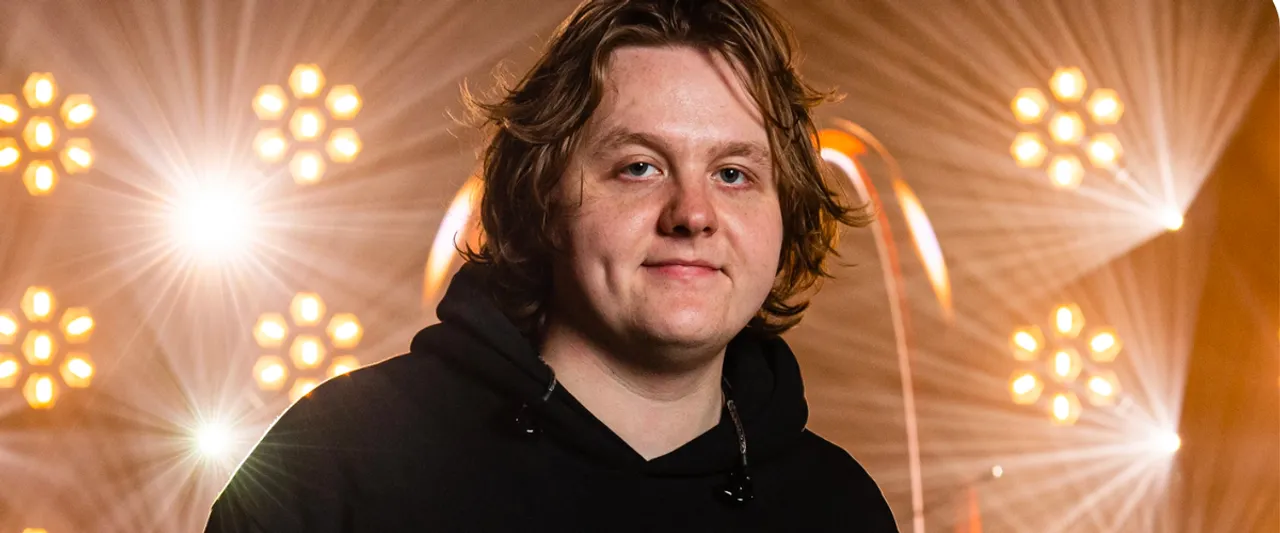 Lewis Capaldi Breaks The Scottish Concert Record For The Biggest-Selling Indoor Live Show
