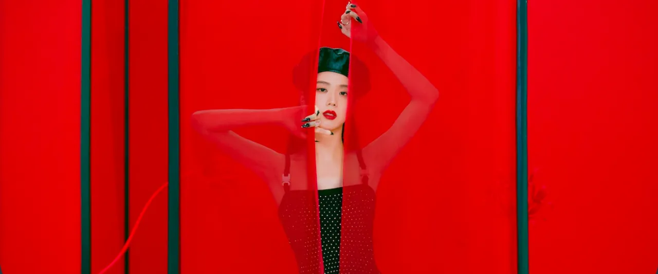 BLACKPINK’s Jisoo Makes it to the U.K. Top 40 Chart For The First Time With Her Single ‘Flower’