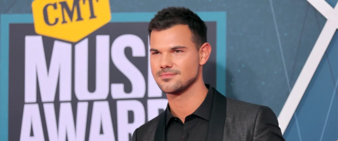 Taylor Lautner About Swift’s ‘Speak Now (Taylor’s Version)’ Release: “I Feel Safe, Praying For John”