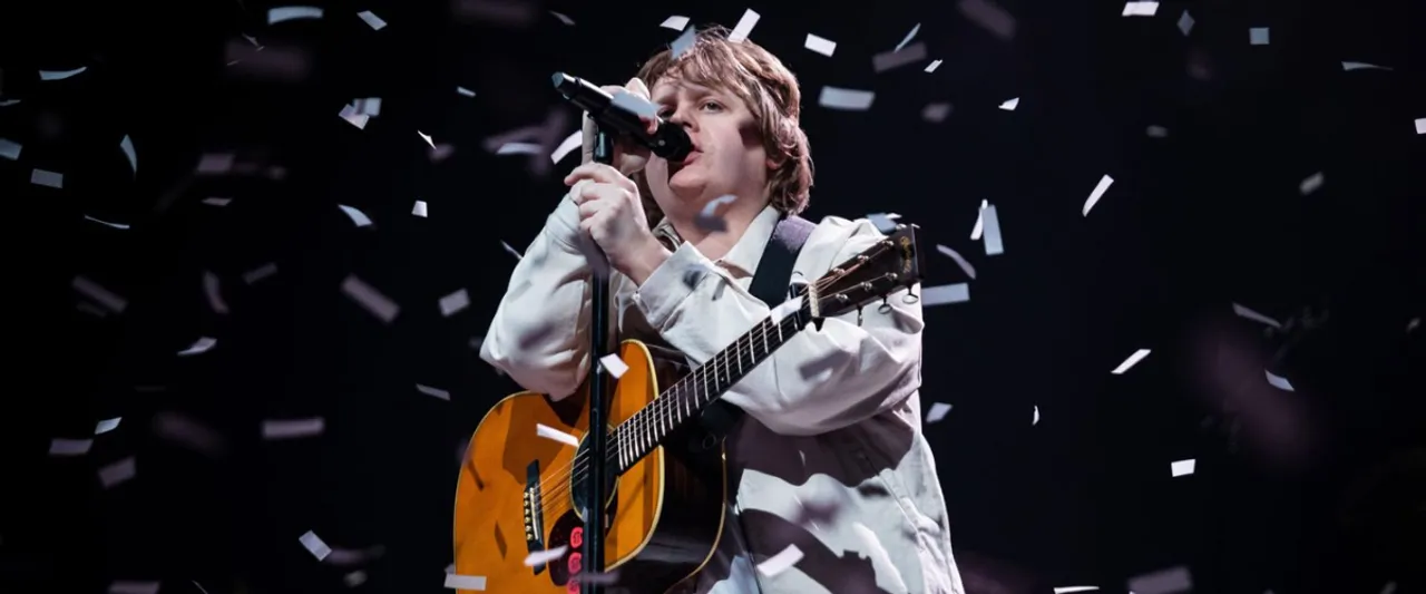 Lewis Capaldi Made a Surprise Appearance at The Vamps’ London Gig