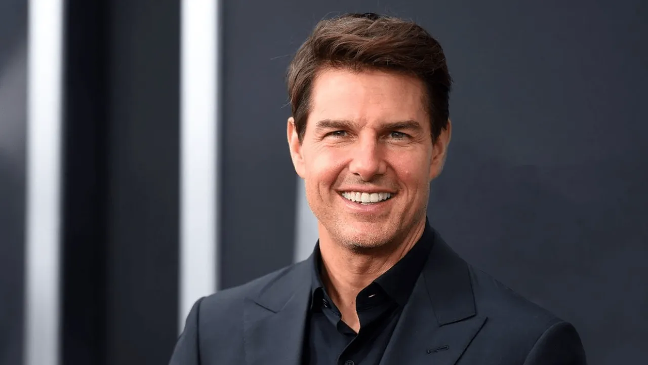 Did Tom Cruise Rent Out a Whole Restaurant Floor?