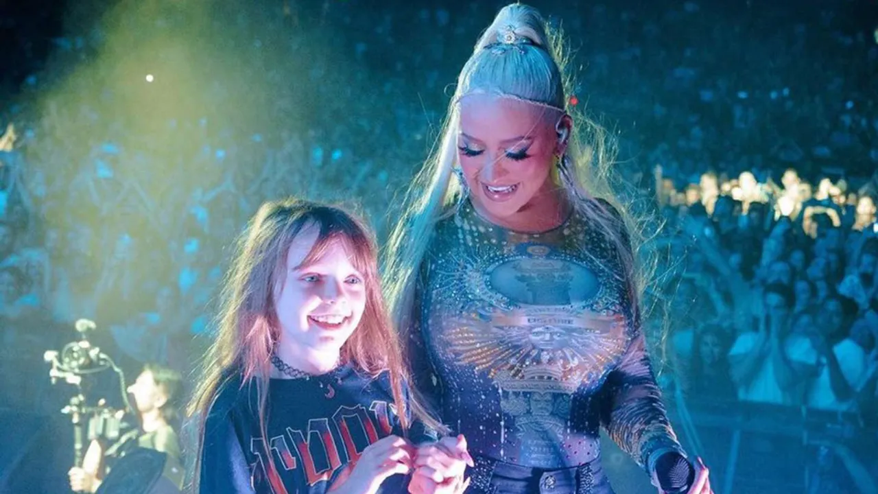 Christina Aguilera Radiates in Uncommon New Selfies With Her Daughter, Summer Rain