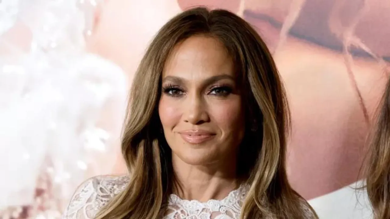 Jennifer Lopez Gets Emotional Opening Up About Past Relationships
