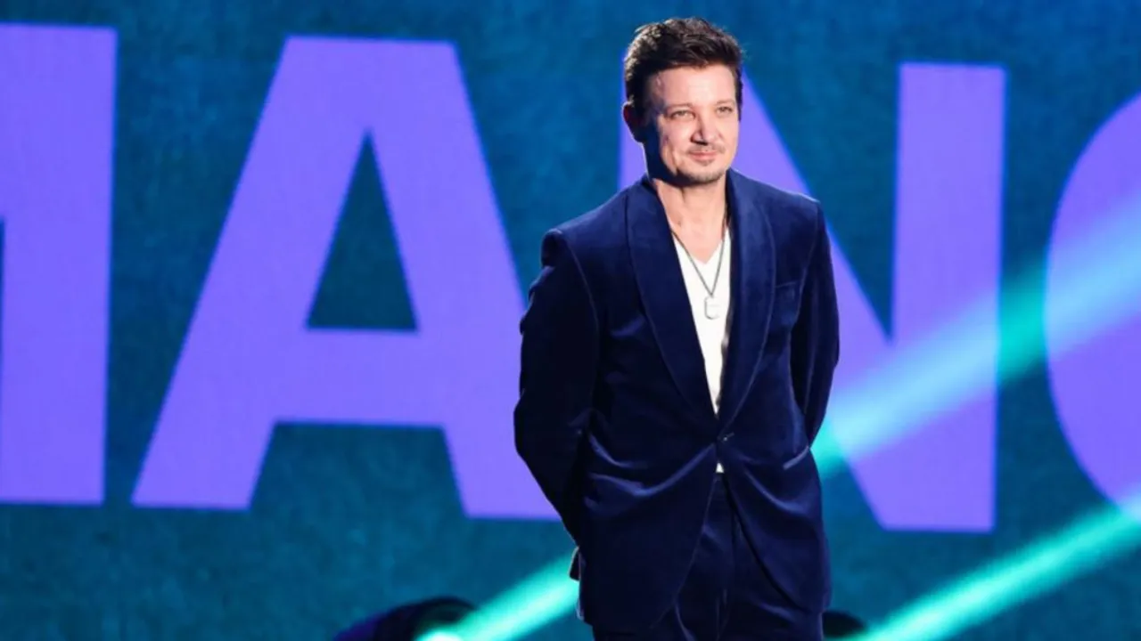 Jeremy Renner Makes an Unexpected Comeback at People's Choice Awards