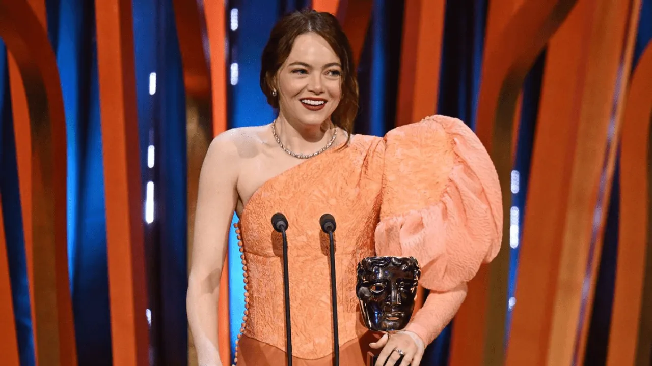 Emma Stone Gets Emotional During BAFTA Acceptance Speech, Says Her Mom is 'The Best Person'