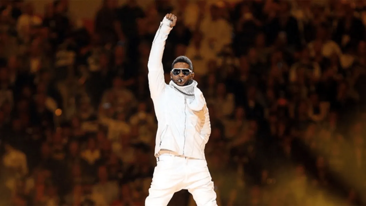 The Only Thing Usher Remembers from His 2011 Super Bowl Cameo Was His Hand Getting Caught in a Wire