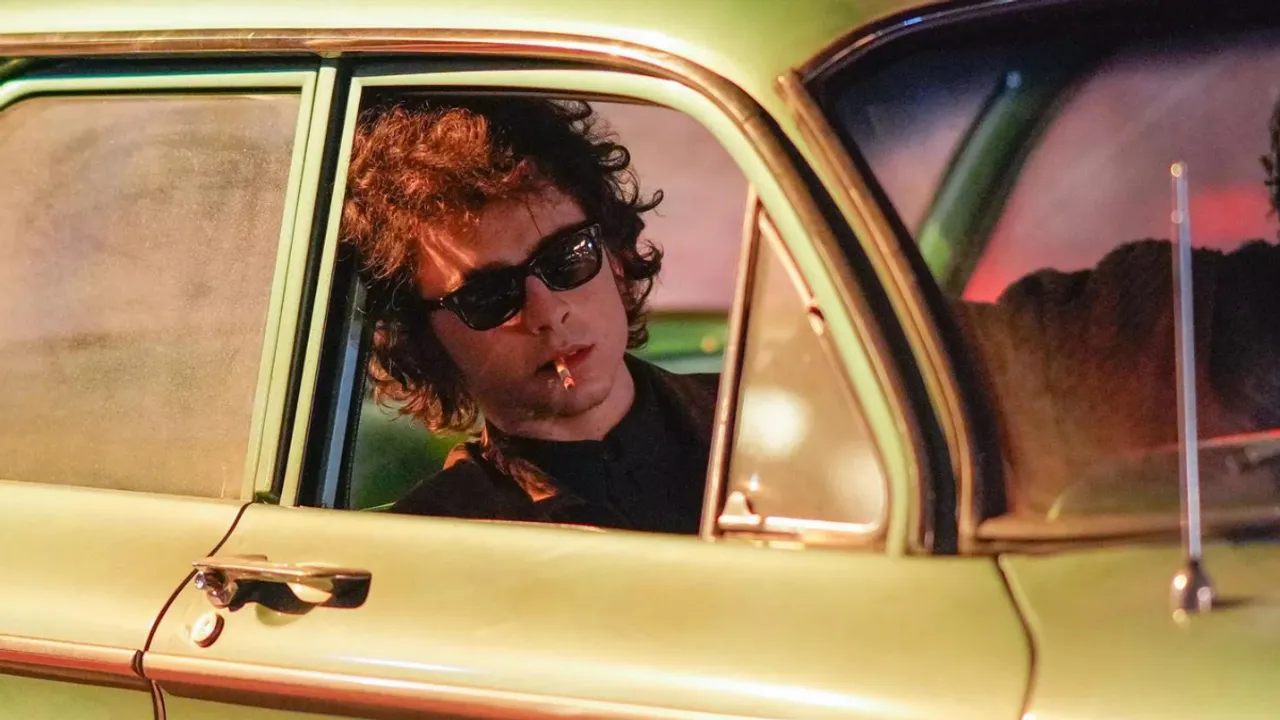 Timothée Chalamet Transforms Into Bob Dylan on Set of 'A Complete Unknown'
